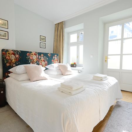 Crystal Suites Chez Helena Krakow Bagian luar foto