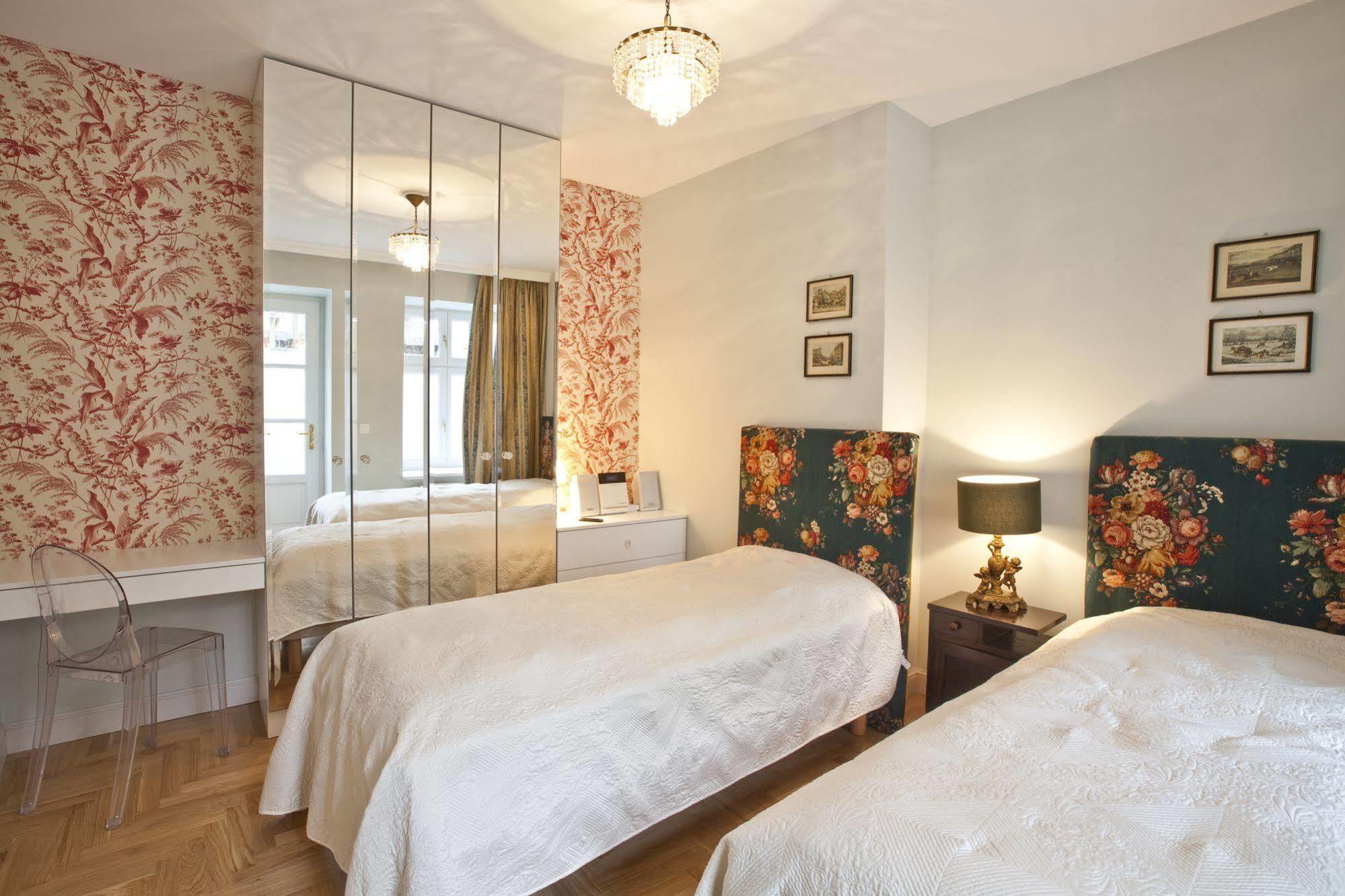 Crystal Suites Chez Helena Krakow Bagian luar foto